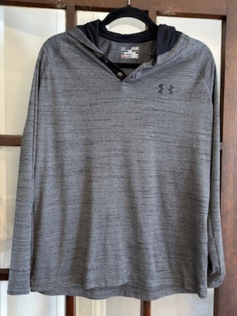 Under Armor Gray Heat Gear Hooded Long Sleeve Shirt, Size Medium